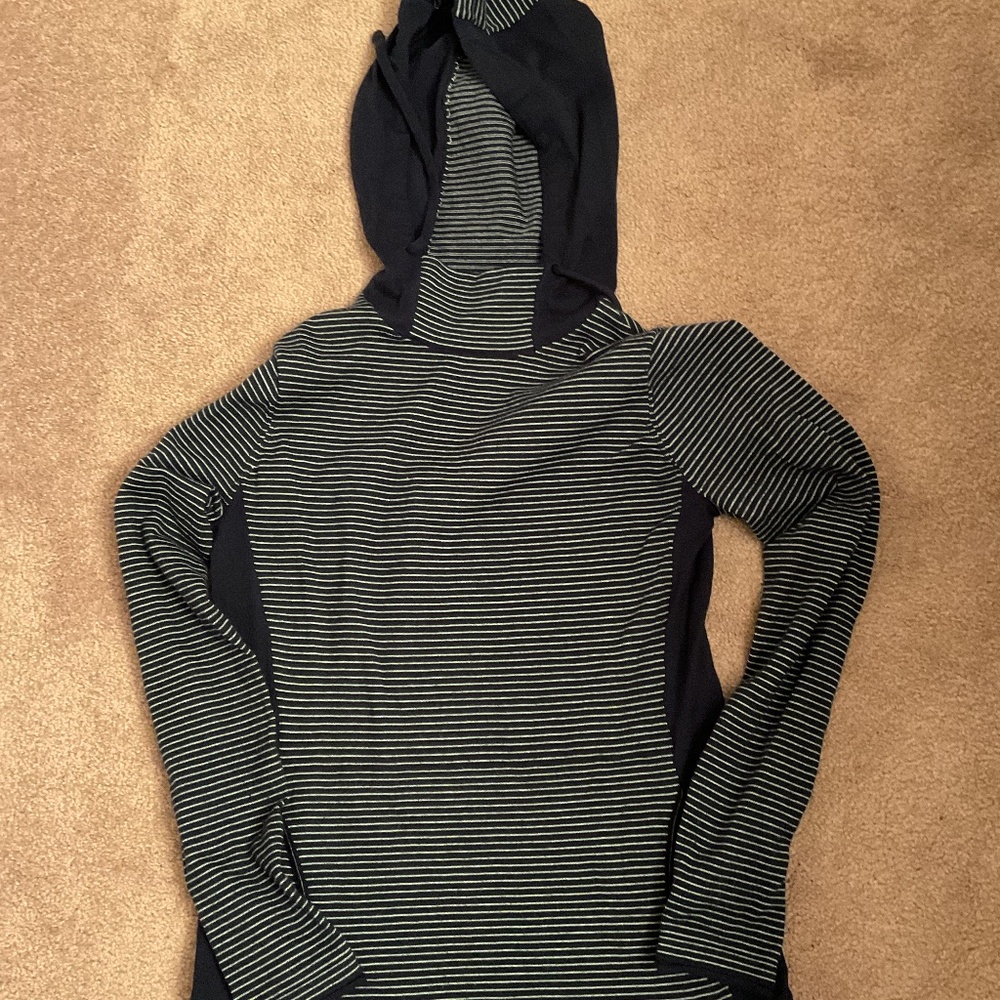 Duluth Trading size small blue